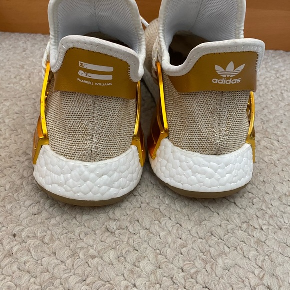 PW HU Holiday NMD MC main image 7